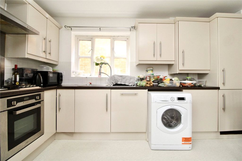 Property photo 2 of 14 Kitchen