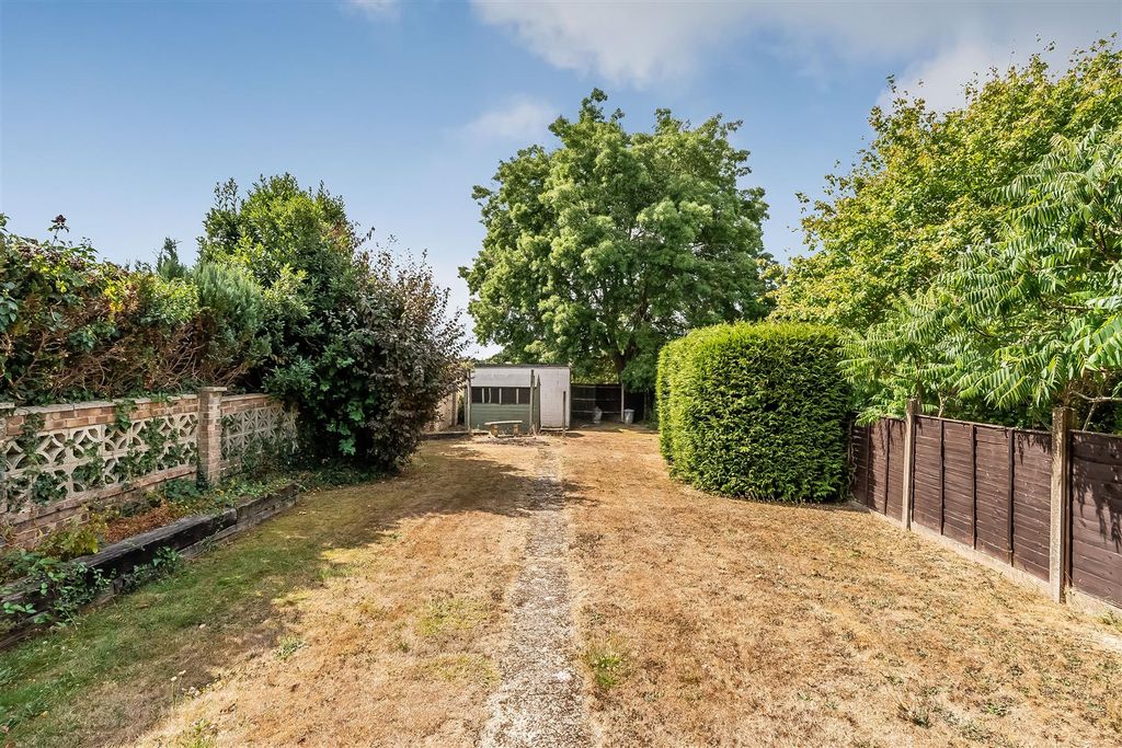 Property photo 2 of 20 120-Holland-Road-17.Jpg