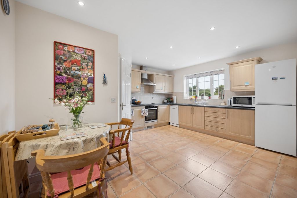 Property photo 3 of 13 Kitchen