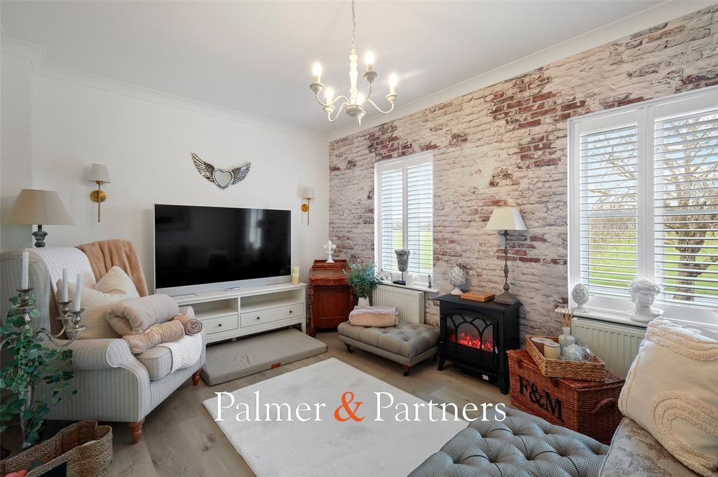 Property photo 3 of 32 Picture No. 21