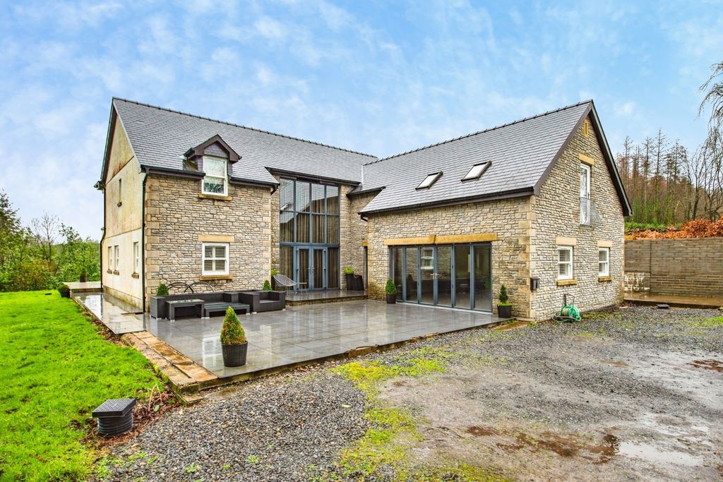 Property photo 1 of 34 Pbox-Img.Jpg