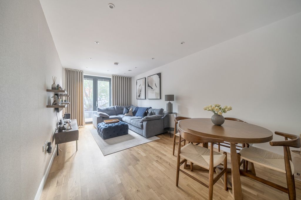 Property photo 3 of 17 1302073-1-68432Cf...