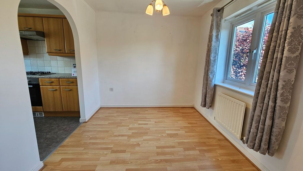Property photo 3 of 6 Dinning Room