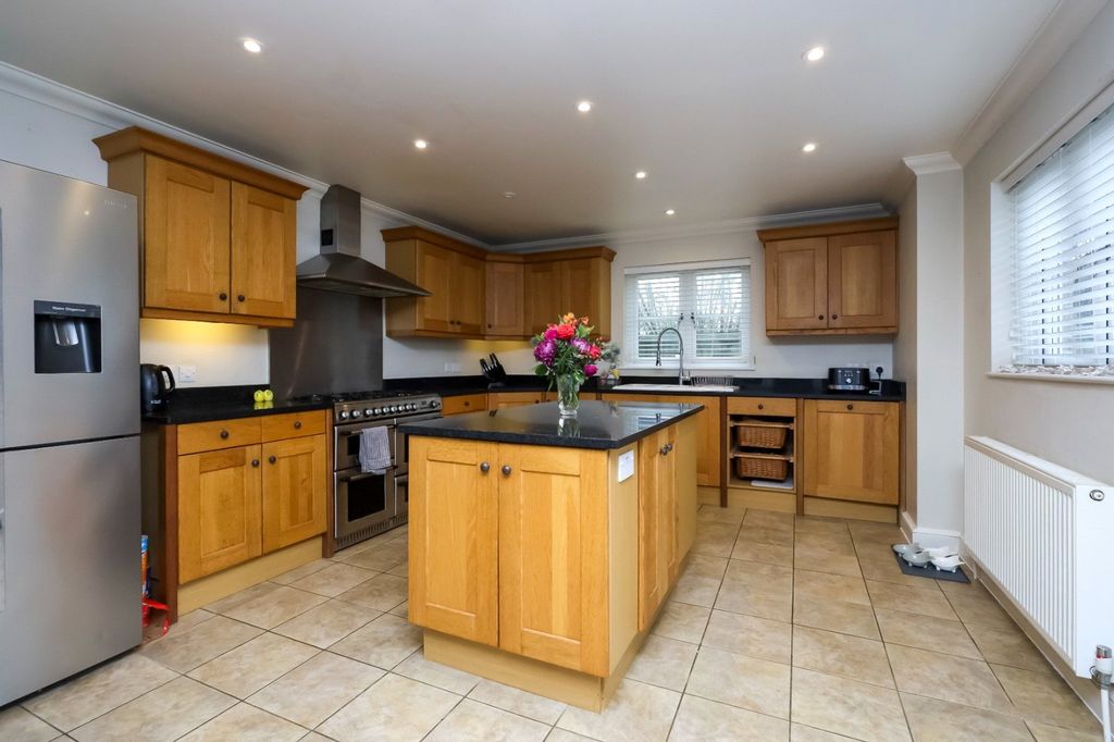 Property photo 3 of 19 Picture No. 16