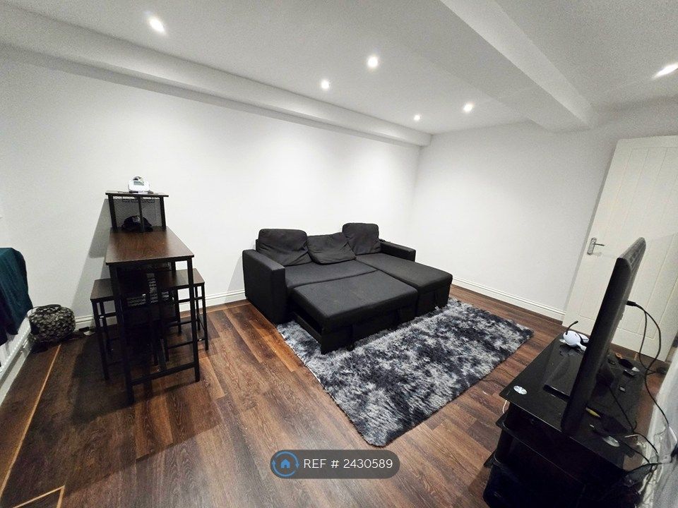 Property photo 1 of 17 Open-Plan Living/Dining Room