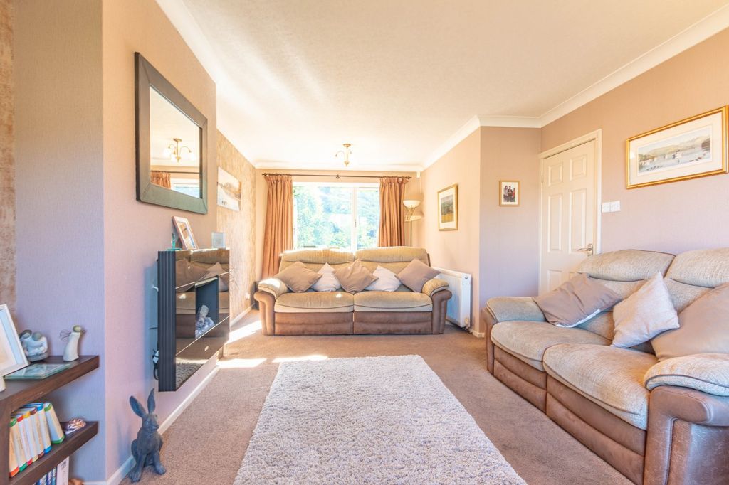 Property photo 2 of 17 Picture No. 20
