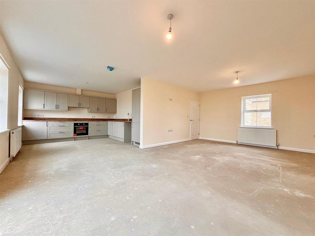 Property photo 2 of 26 Open Plan Kitchen/Dining/Living Room