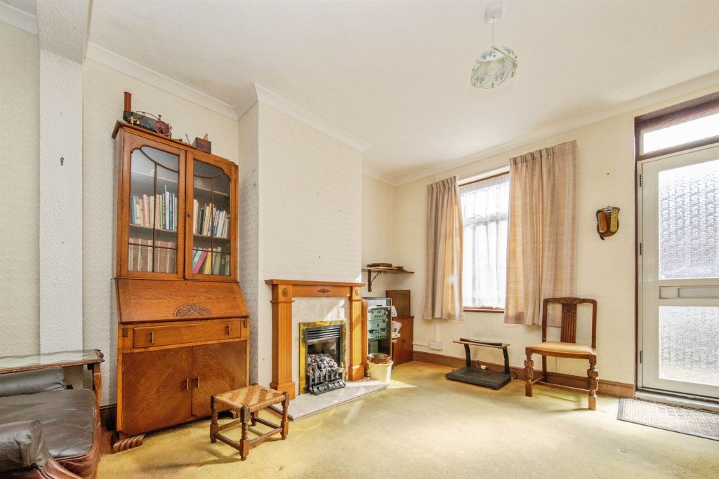 Property photo 3 of 12