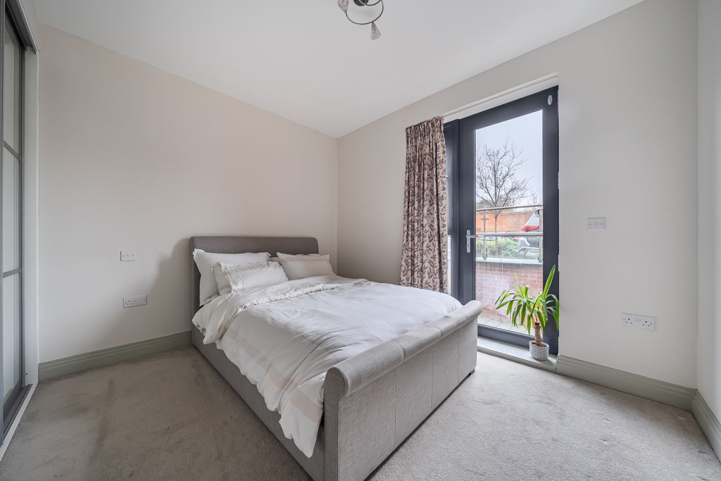 Additional image 15 of 2 bed flat for saleDenzil Road, Guildford GU2