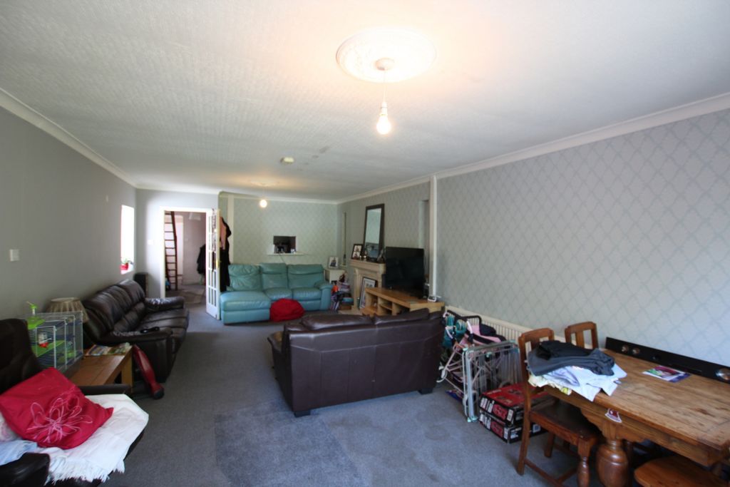 Property photo 3 of 12 Photo 8