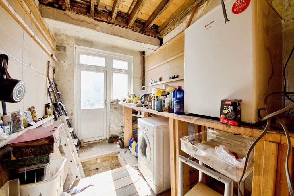 Property photo 3 of 17 Photo