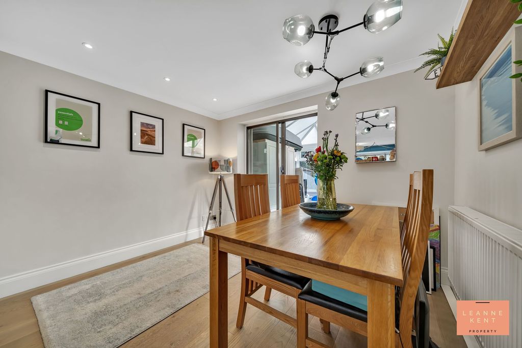 Property photo 3 of 41