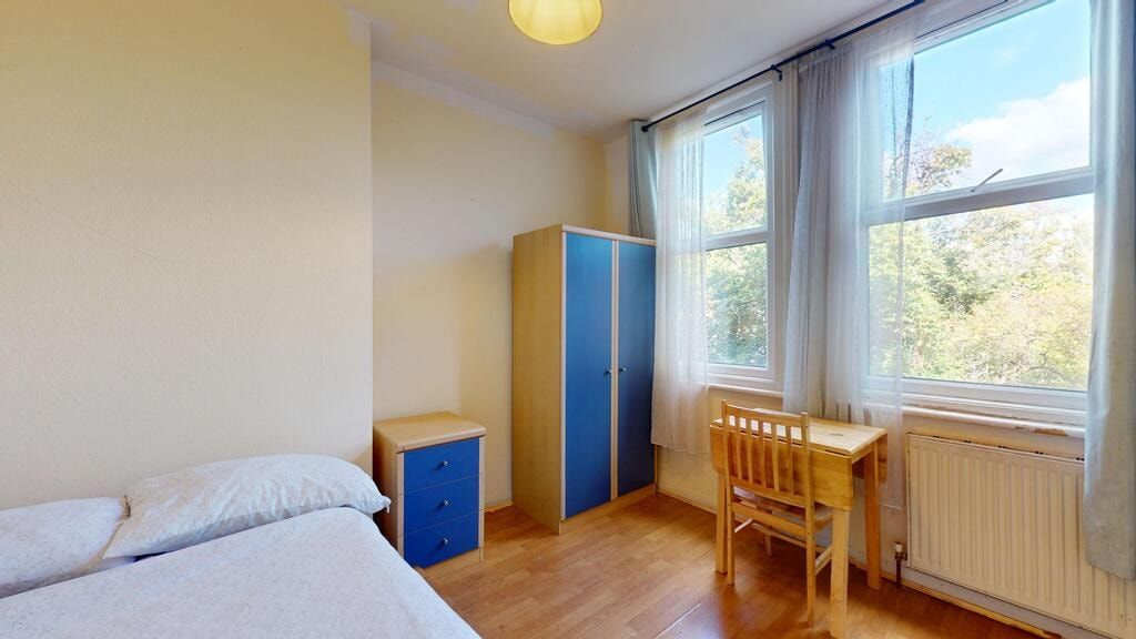 Property photo 3 of 5