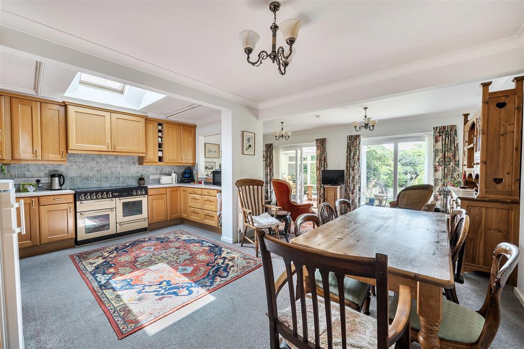 Property photo 2 of 15 Kitchen / Dining Room