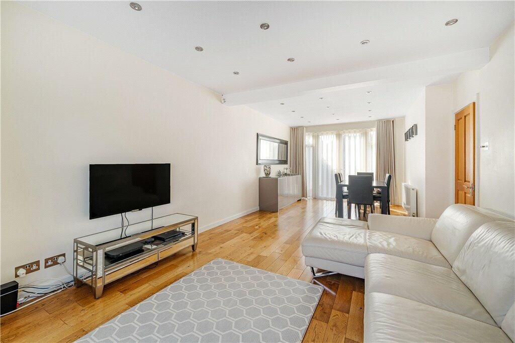 Property photo 2 of 13 Davidson Frost-Wellings, Dfw, St Edmunds Drive, St