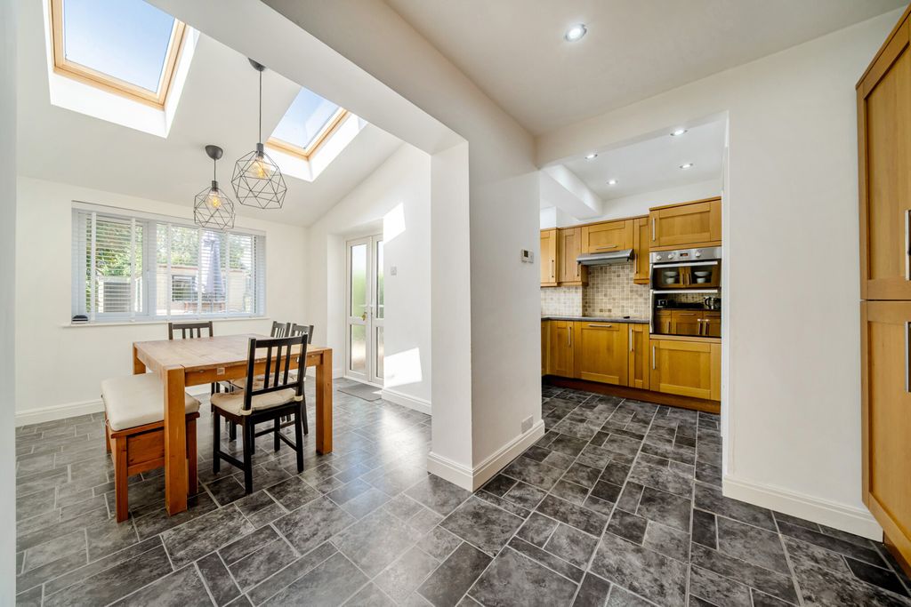 Property photo 3 of 13 1482432-19-6A3E4c...