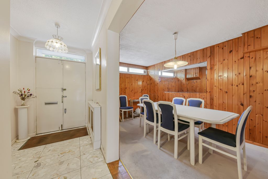 Property photo 3 of 14