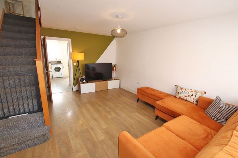 Property photo 2 of 16 Lounge