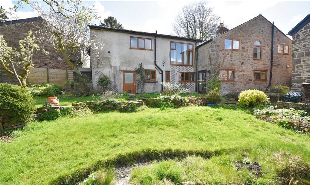 Property photo 2 of 28