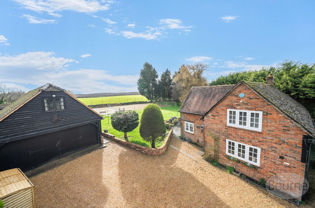 Property photo 1 of 19 3Af9E027-43E3-4d3...