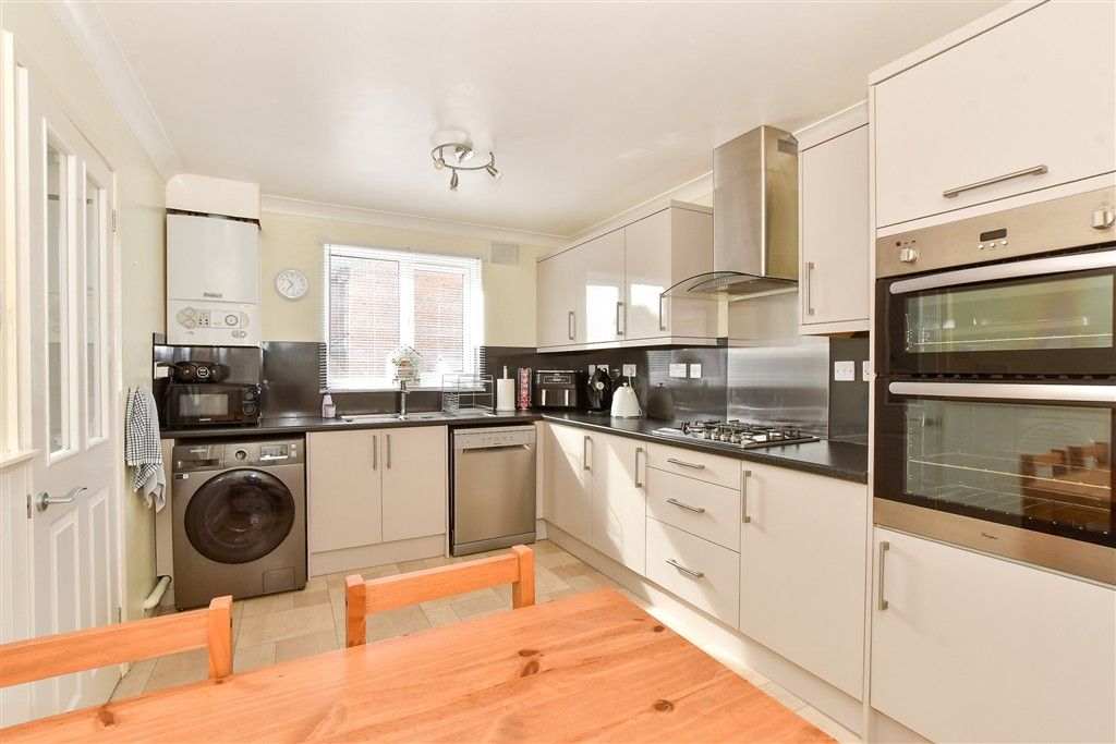Property photo 3 of 12 Kitchen/ Dining Room