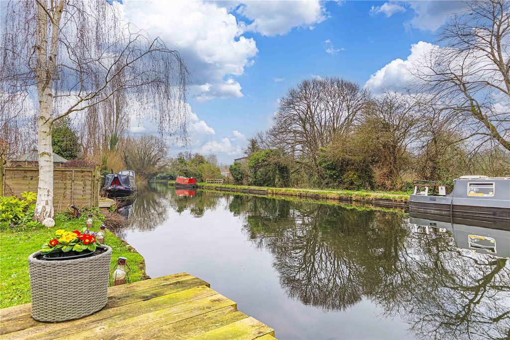 Property photo 2 of 17 Picture No. 21