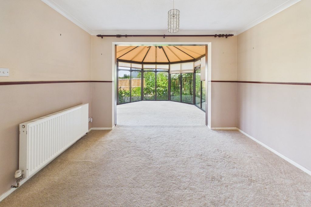 Property photo 3 of 18 Dining Room