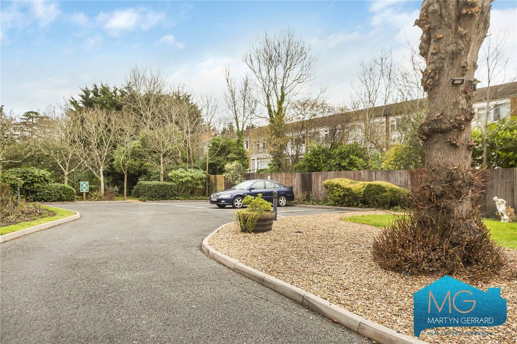 Property photo 3 of 16 Picture No. 10