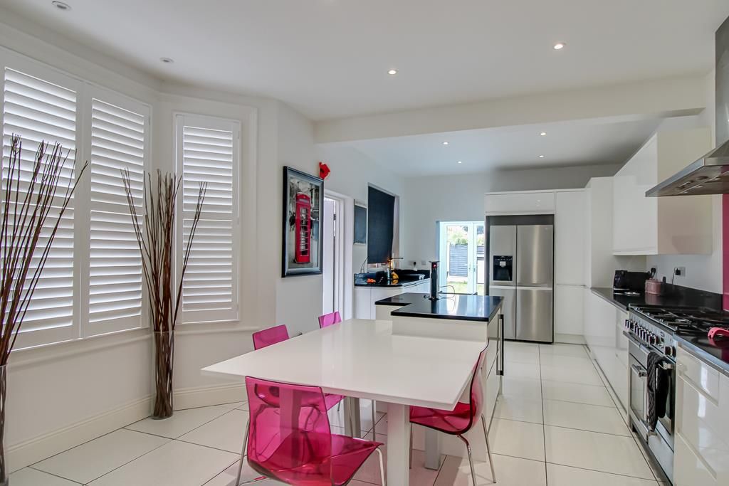 Property photo 2 of 30 Kitchen/Diner
