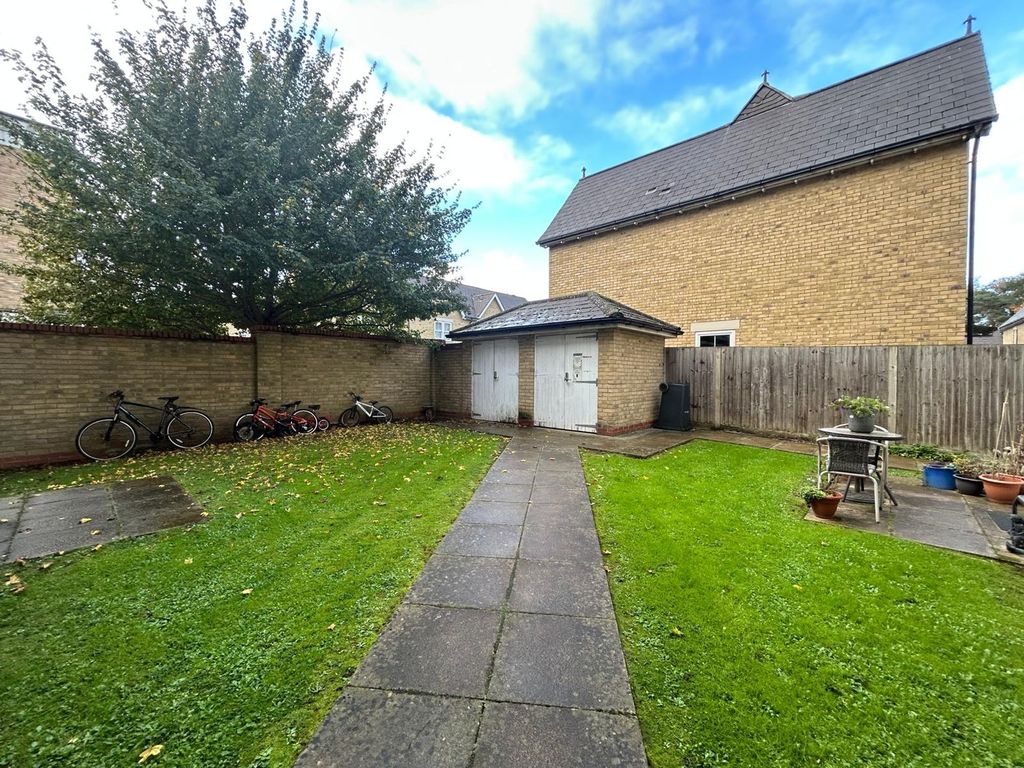 Property photo 2 of 11