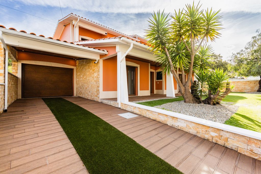 Property photo 1 of 16