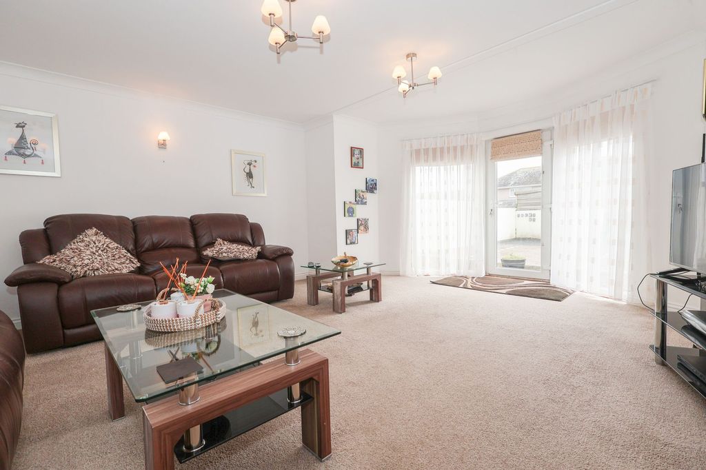 Property photo 3 of 22 Living Room