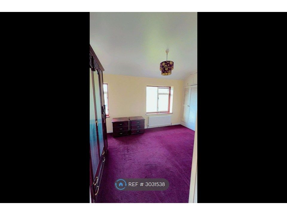 Property photo 2 of 22 Master Bedroom Image 1