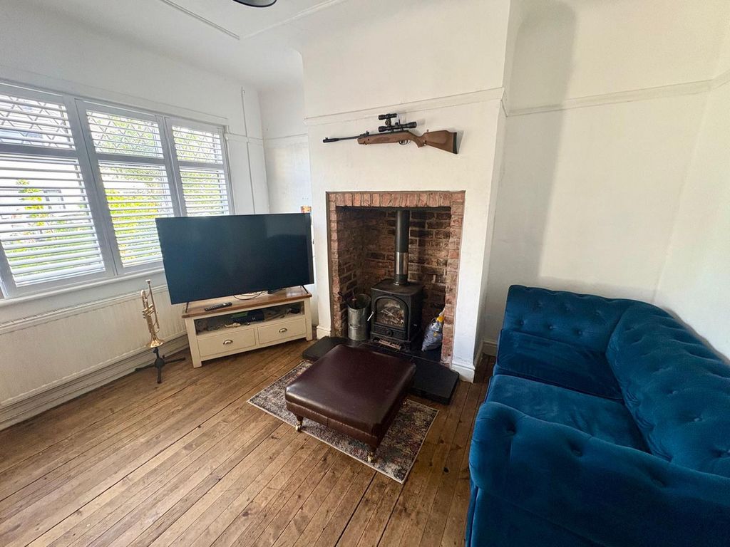 Property photo 2 of 16
