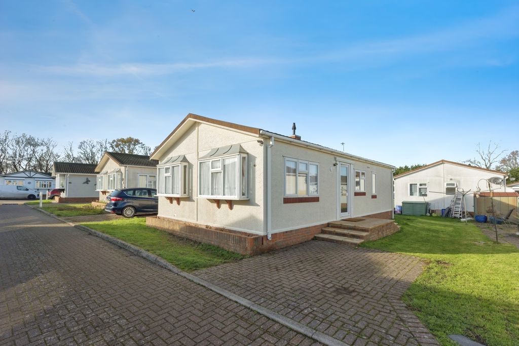 Property photo 1 of 20 Pbox-Img.Jpg