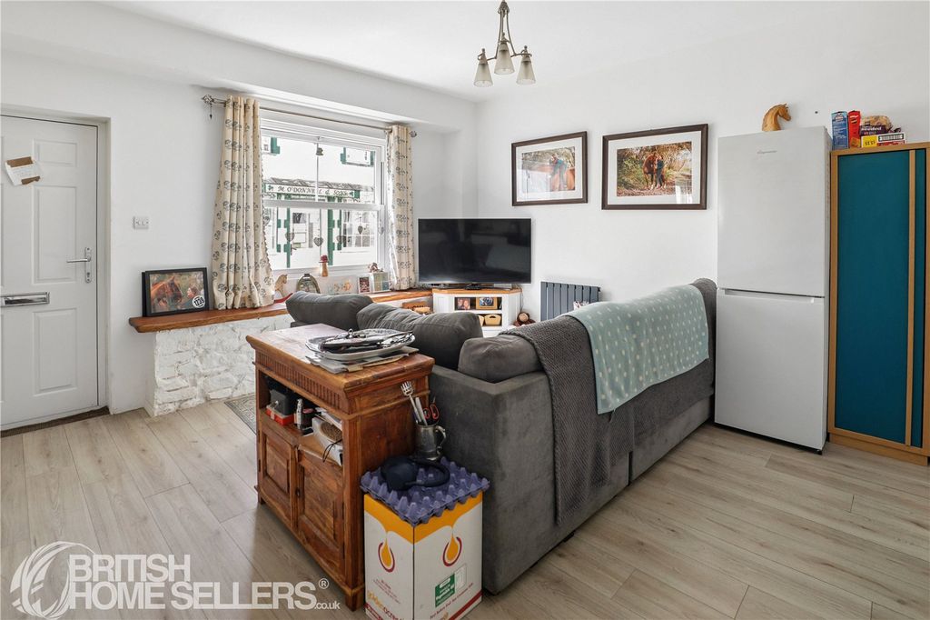Property photo 3 of 11 Picture No. 08