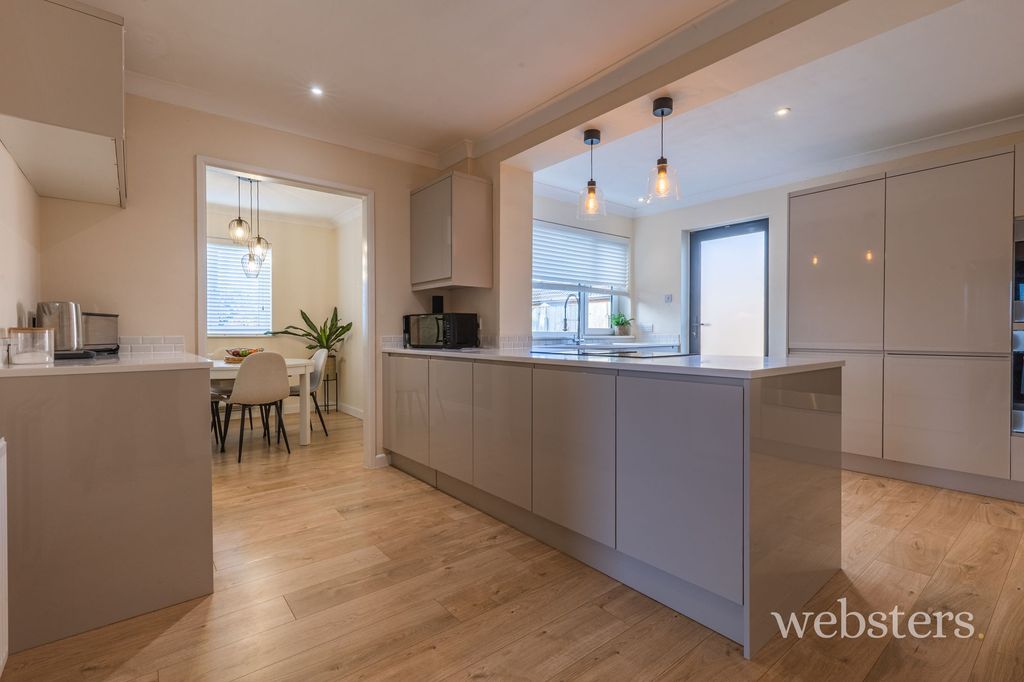 Property photo 2 of 30