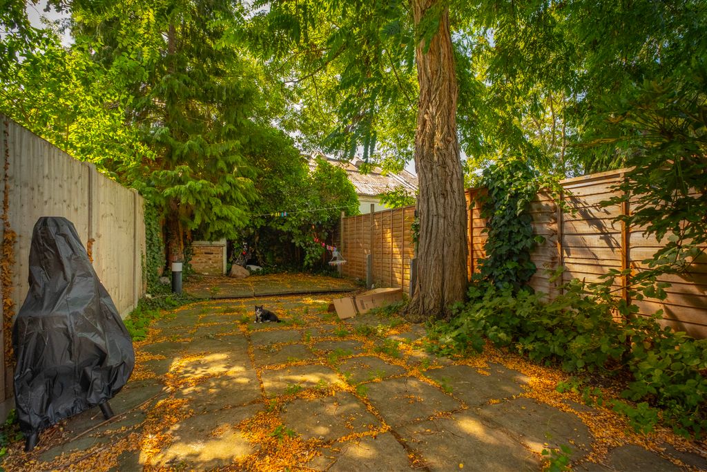 Property photo 2 of 9