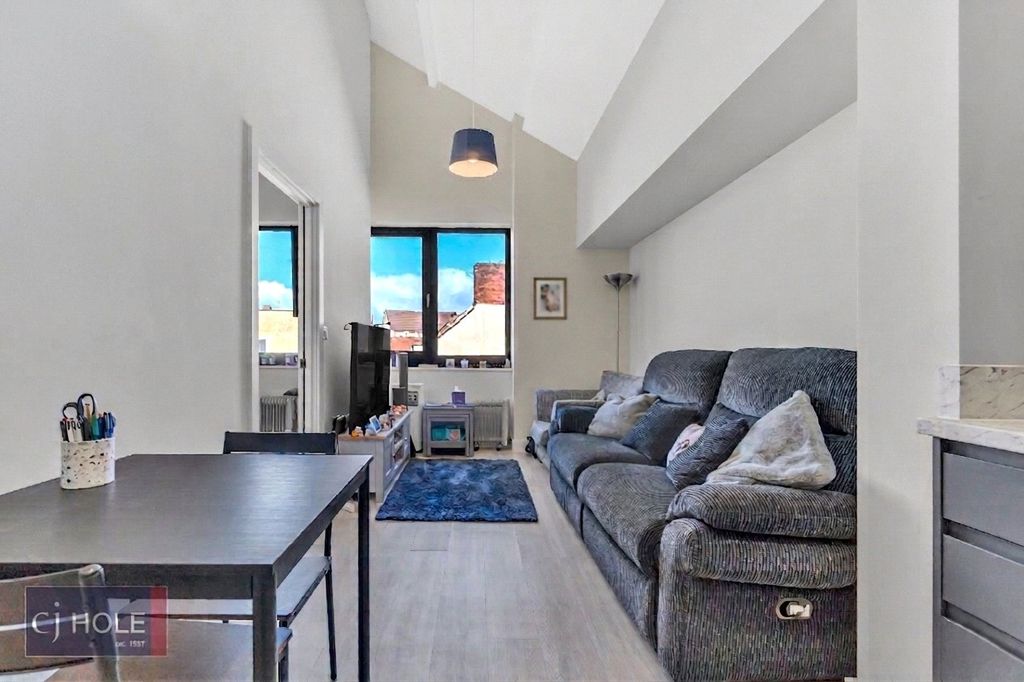 Property photo 2 of 10 Picture No. 16