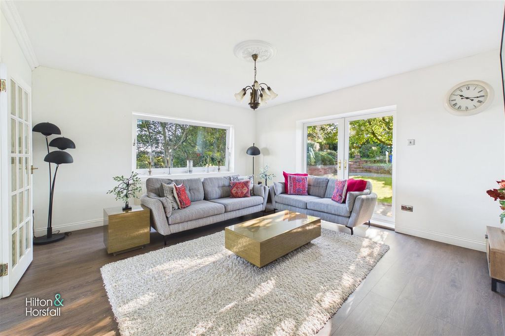 Property photo 3 of 27 Dunderdale Avenue