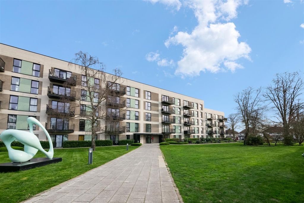 Property photo 3 of 12