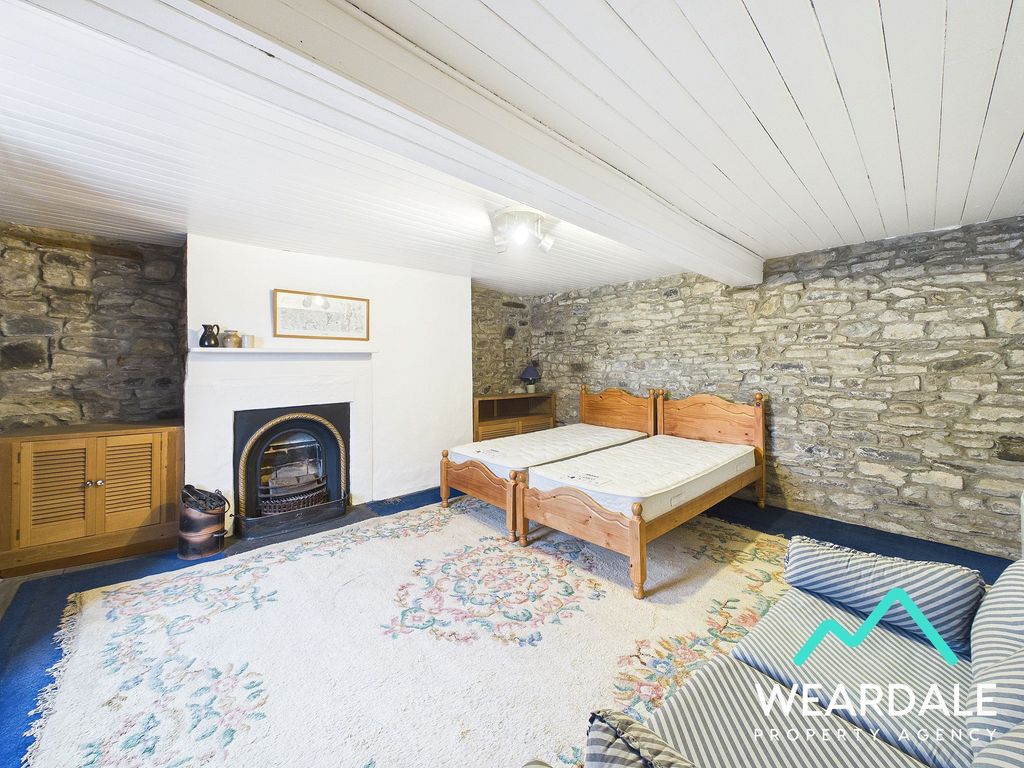 Property photo 3 of 25