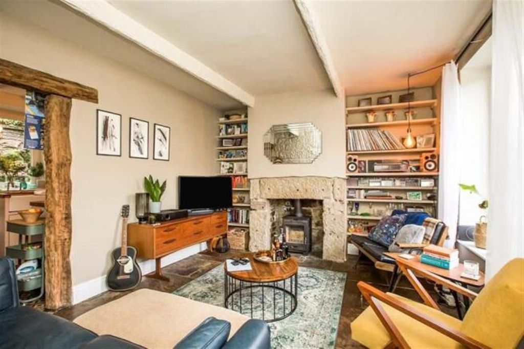 Property photo 3 of 12
