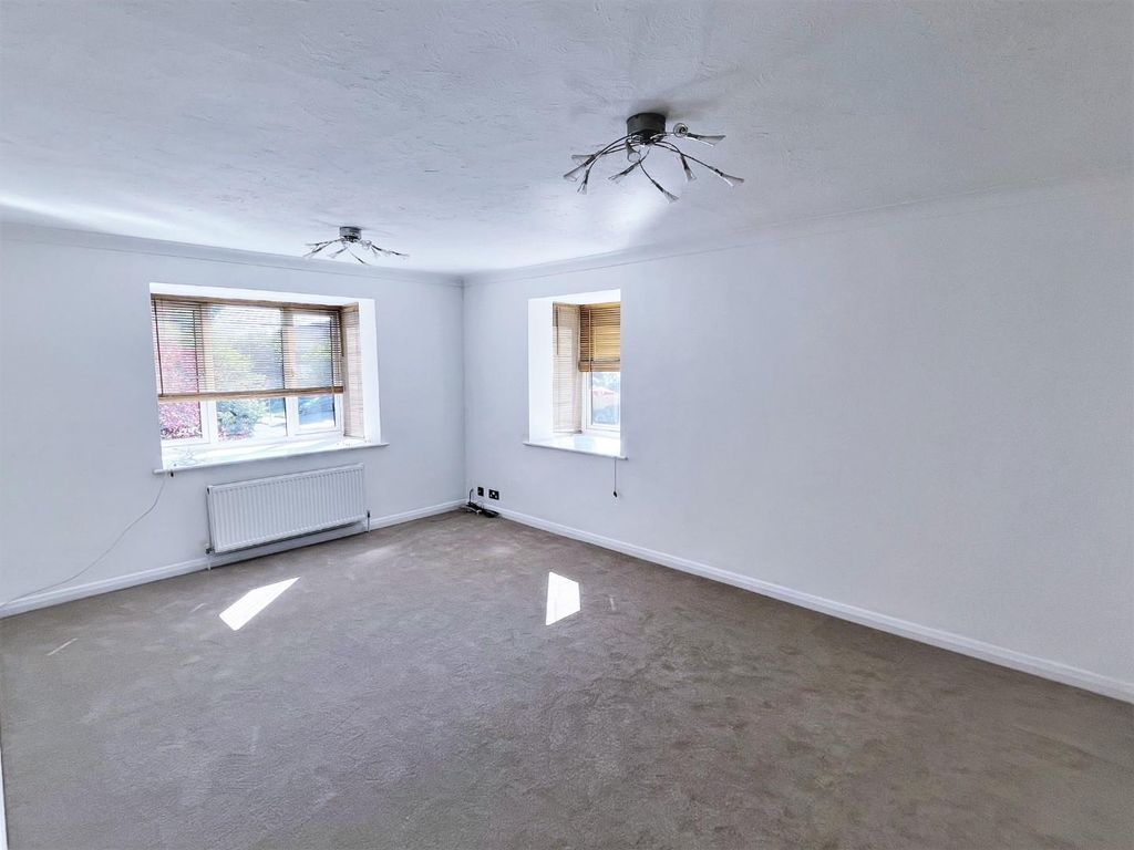 Property photo 2 of 12 5.Jpg