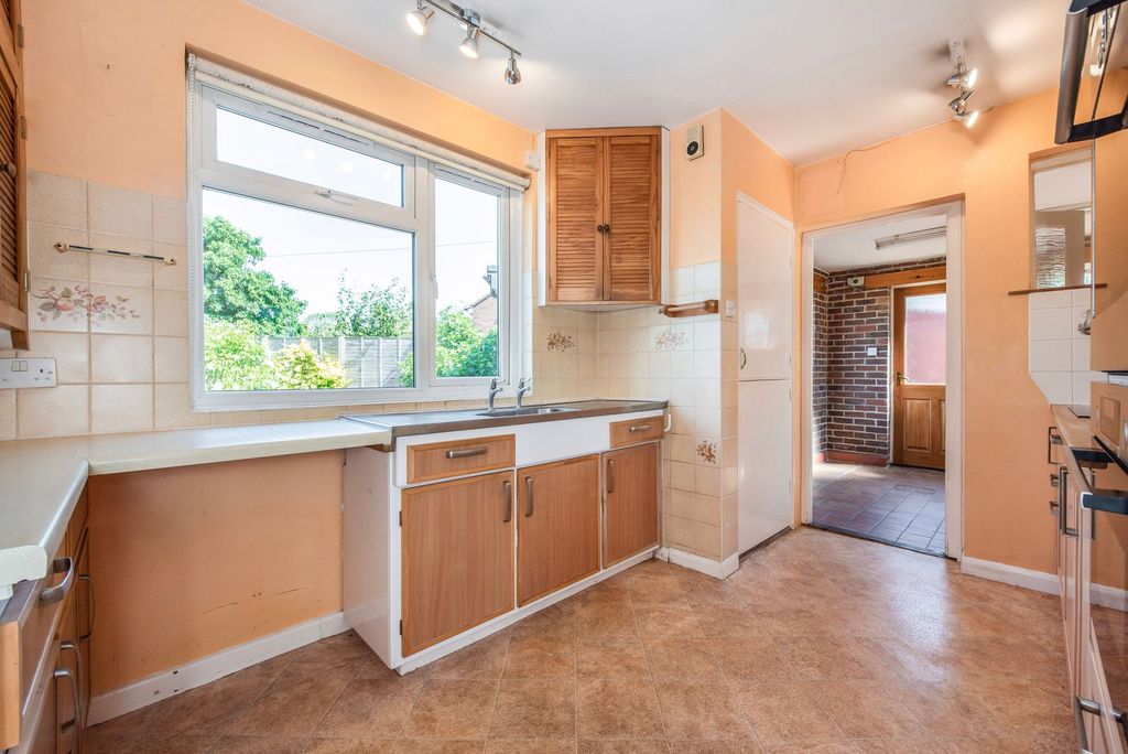 Property photo 3 of 25