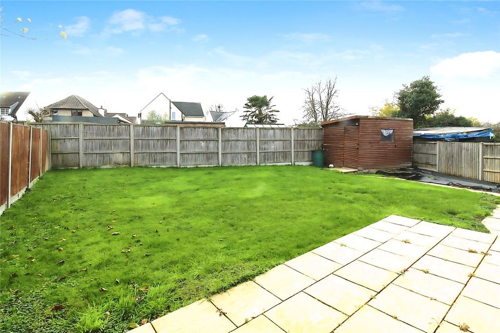 Property photo 2 of 12 Garden