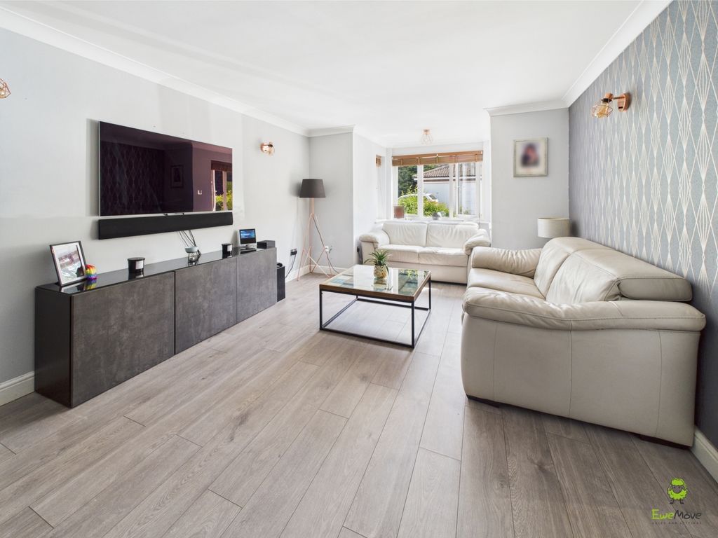 Property photo 1 of 13 Presented By Nicoleta At Ewemove Bexleyheath And D