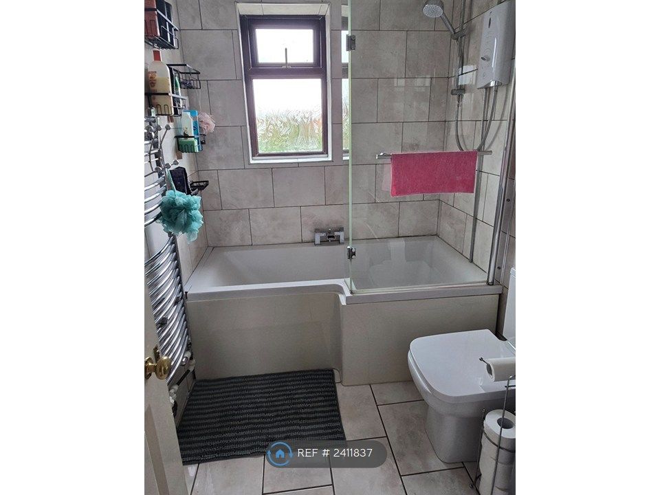 Property photo 3 of 12 Upstairs Bathroom