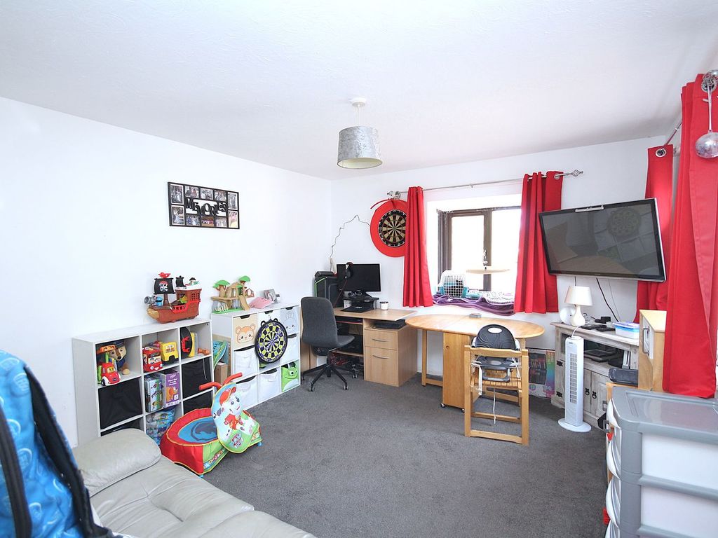 Property photo 2 of 11