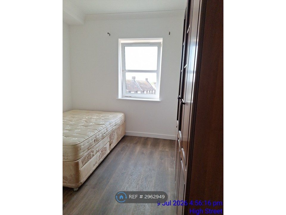 Property photo 3 of 7 Double Bedroom